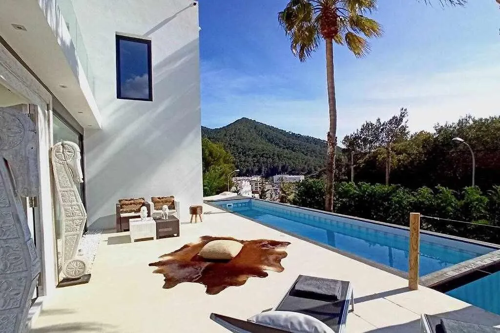 Balinese Villa Near The Beach Outdoor Jacuzzi Cala Llonga  Spanien