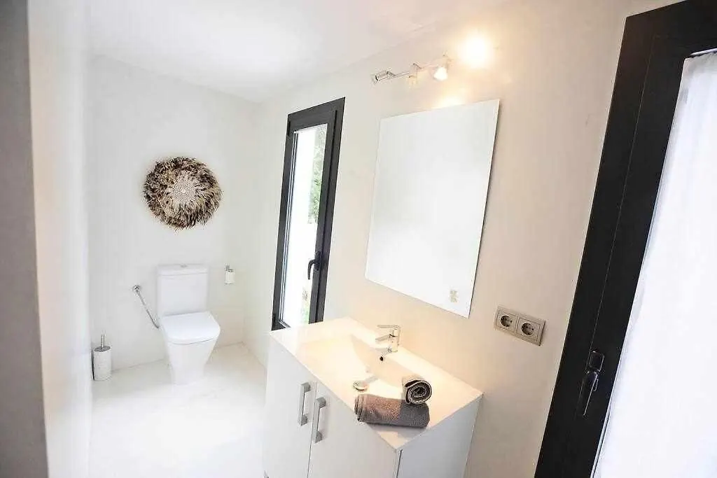 Balinese Villa Near The Beach Outdoor Jacuzzi Cala Llonga