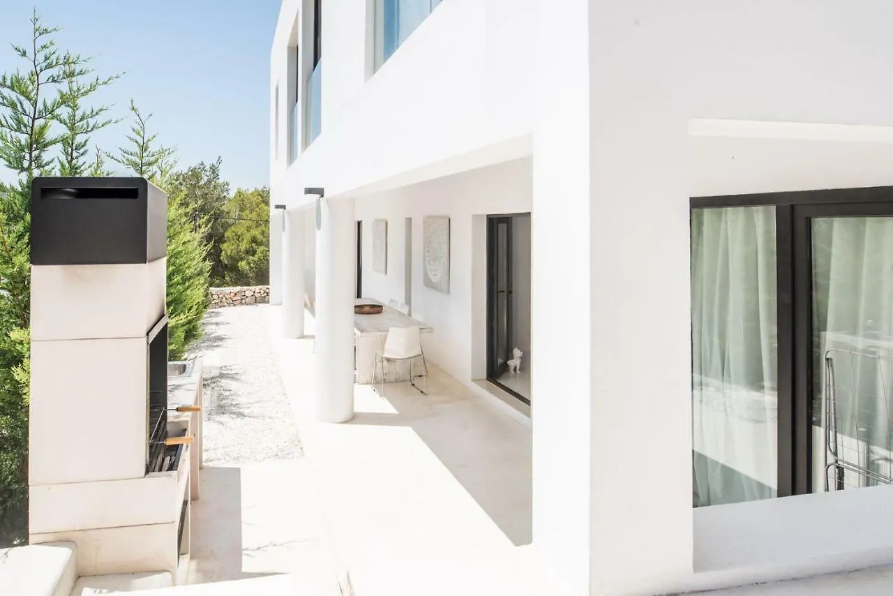 Balinese Villa Near The Beach Outdoor Jacuzzi Cala Llonga  0*, Cala Llonga (Ibiza) Spanien